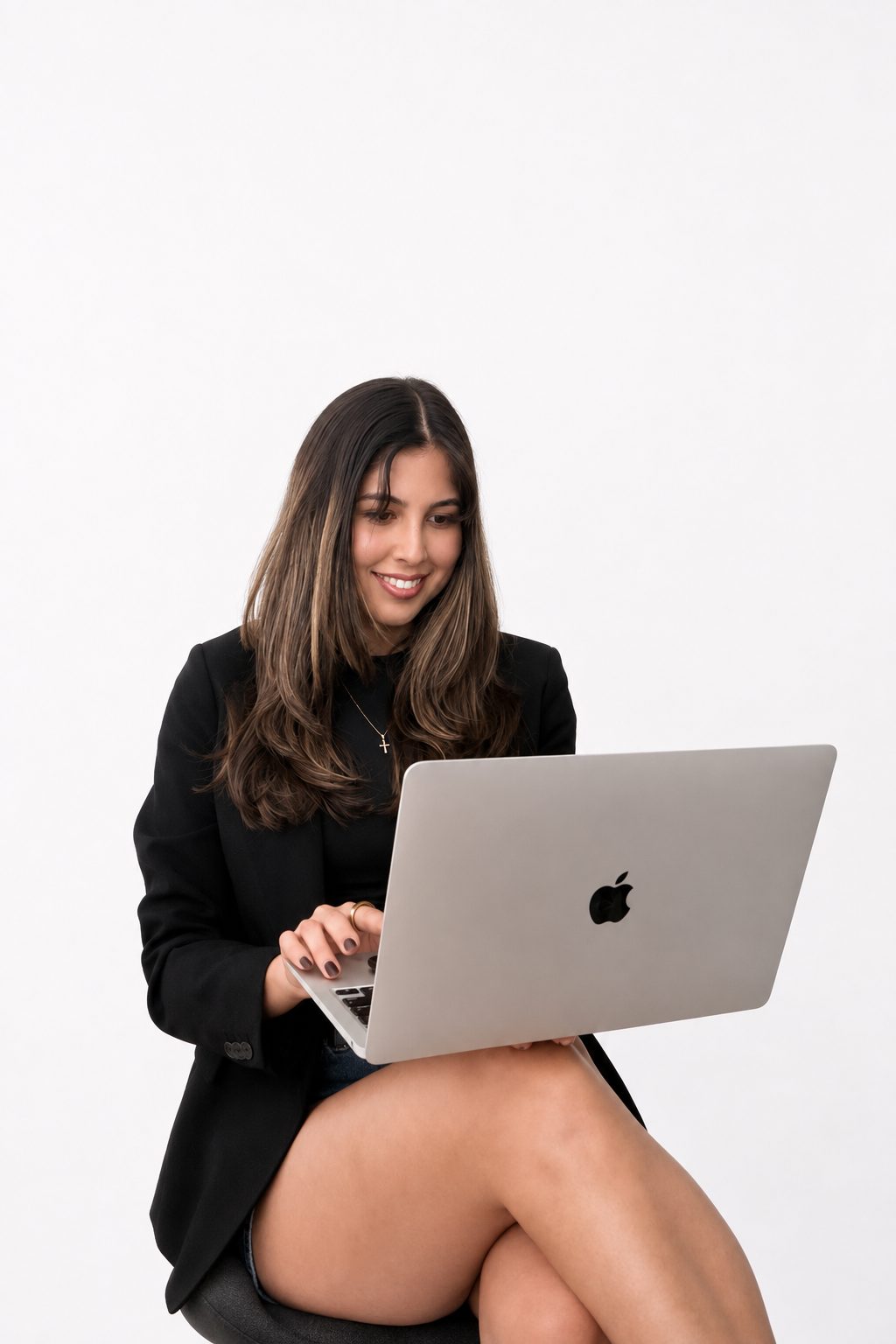 Diseñando un website profesional en una laptop